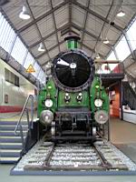 Locomotive (verte) (prise a Munich, 2014) (3)